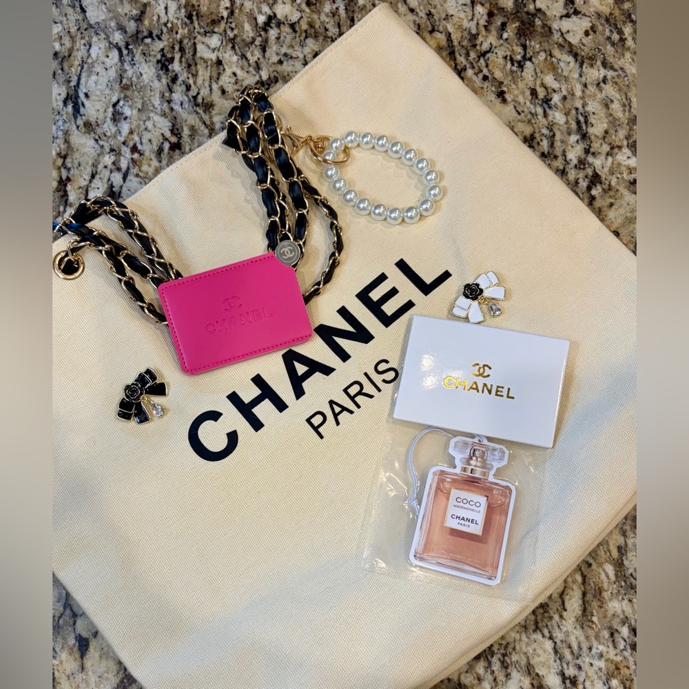 CHANEL Shopping Bag W/Chanel Beauty Cream Canvas Tote w/Black Chain-Trim Handles